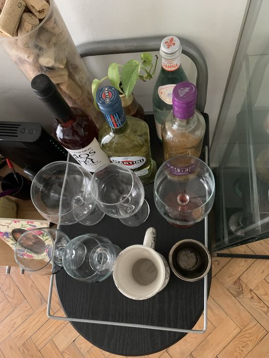 Carrinho/ bar em bom estado