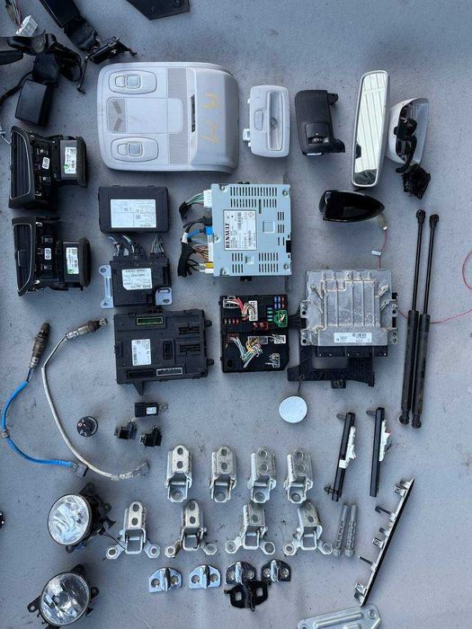 Петля дверей Renault Megane IV Рено Меган 4