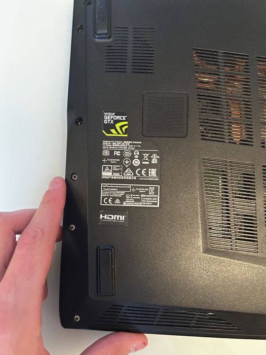 Laptop MSI  GV02 7RE