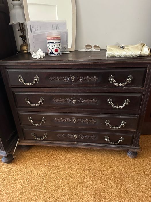 APROVEITE!! Cômoda em madeira decorada