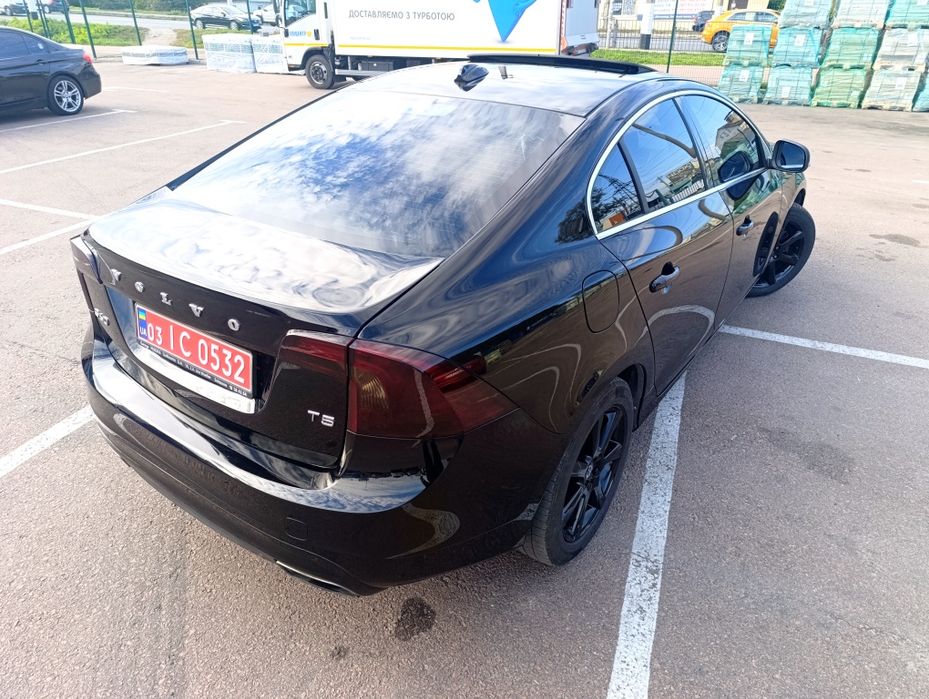 Автомобиль Свеже Пригнанна Volvo S60 T5