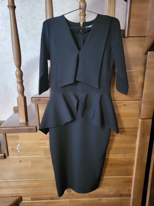 Чорна сукня 44 розміру