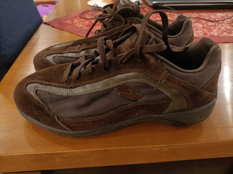 Sapatos desportivos Lotto novos