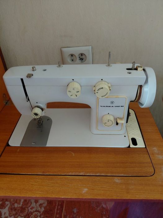 швейна машина чайка ножная и электрическая робочая