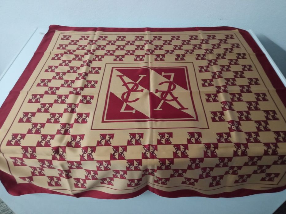 Um toque de elegância nas suas toilletes com estas éharpes/lenços