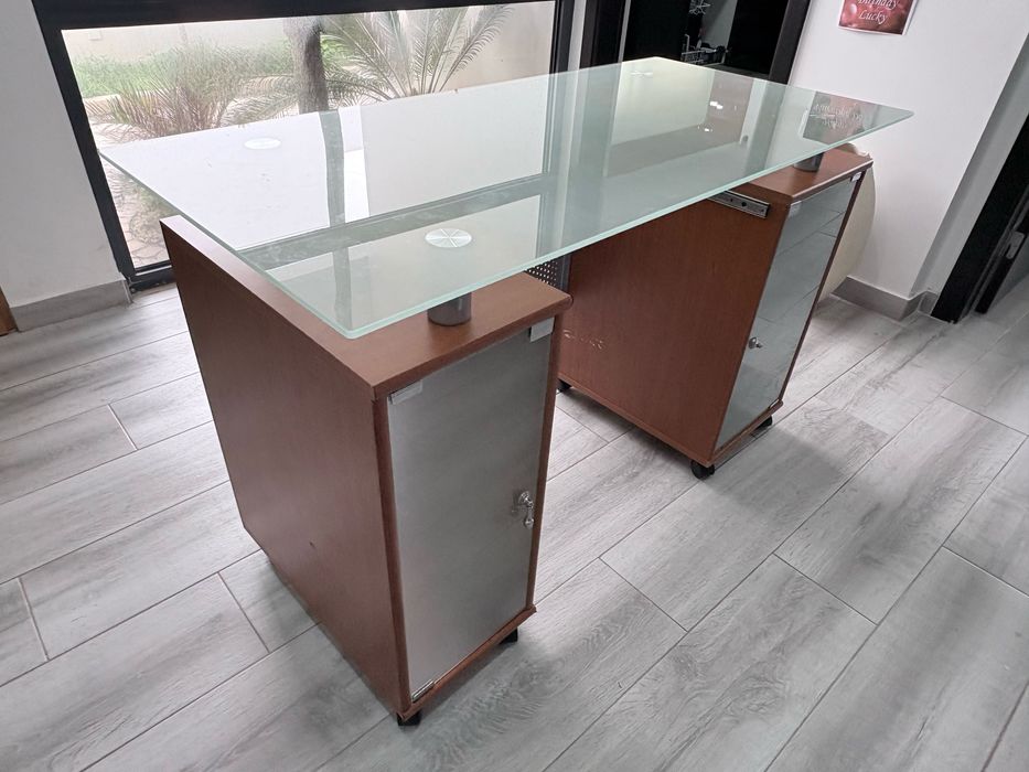 Secretária com Tampo de Vidro e Módulos Laterais [76]