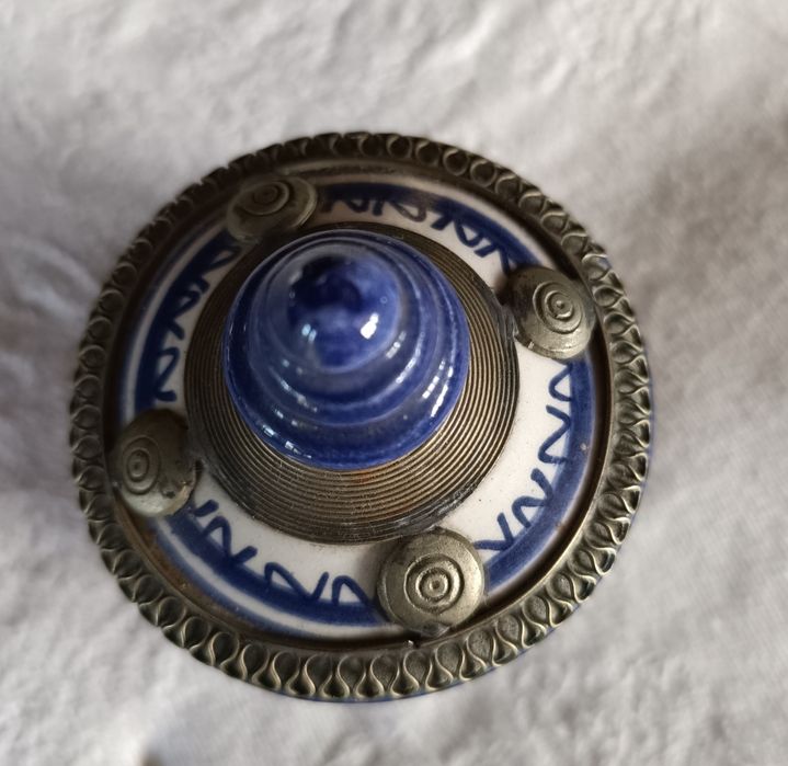 Pote de cerâmica tradicional (jobbana marroquina)azul com tampa cónica