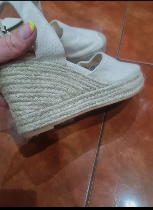 Damskie sandały na koturnie H&M