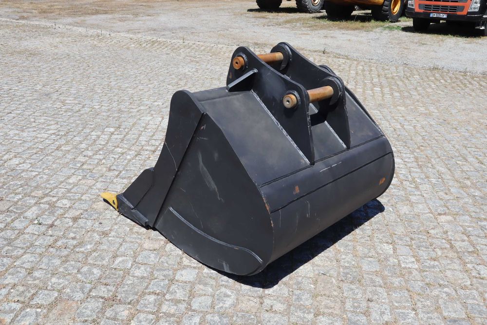 Balde escavação 1230 mm Ø65