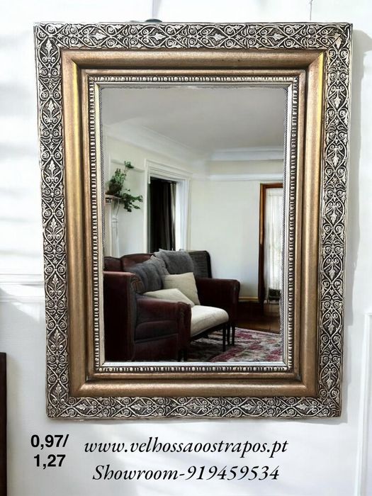 Grande variedade de espelhos