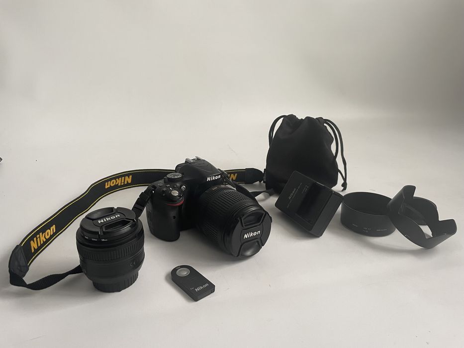 aparat lustrzanka Nikon D5200 + obiektyw i pilot zdalnego sterowania