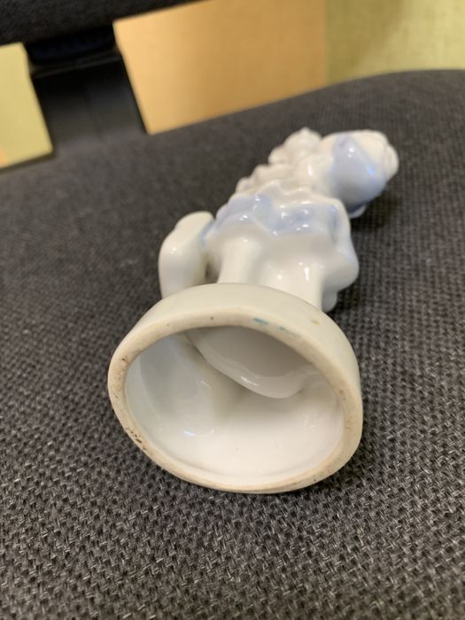 Статуэтка Школьница