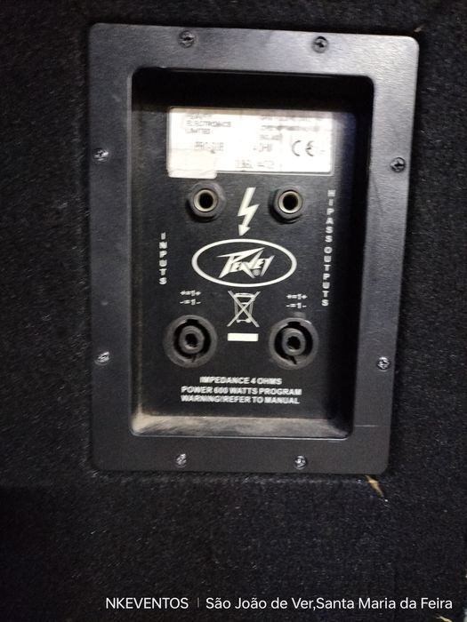 2 graves Peavey 15 polegadas  (passivos)