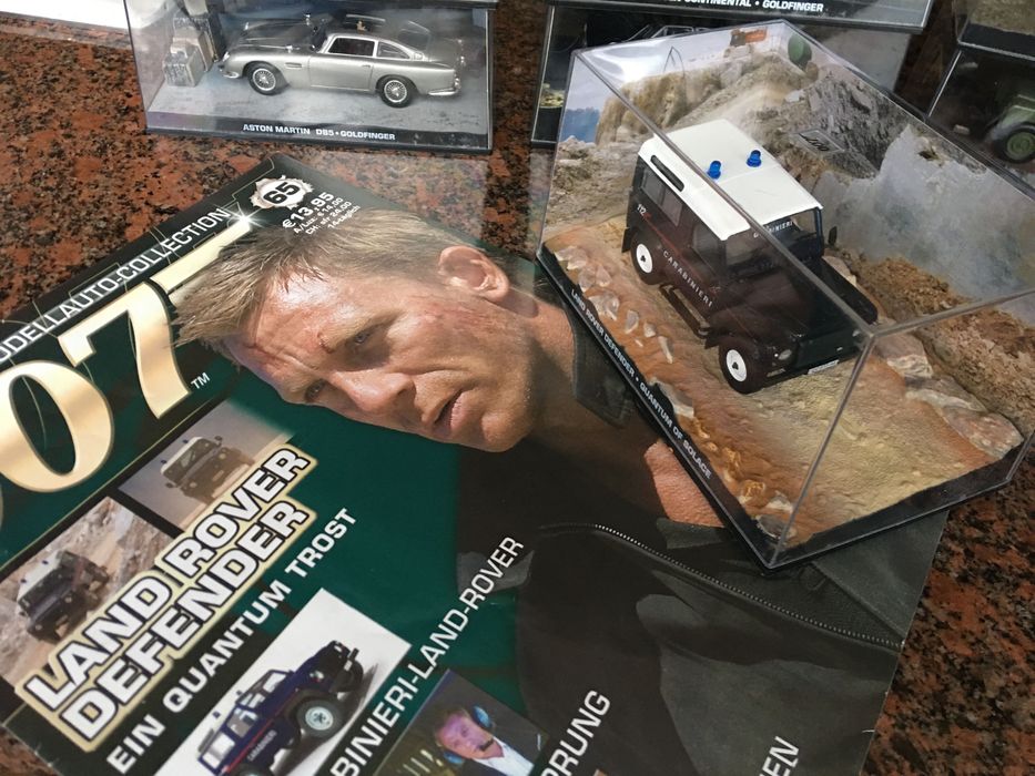 Модельки из серии James Bond масштаб 1:43 розпродаж колекції