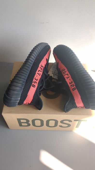 Oryginalne buty Yeezy 350v2 - Core Black Red Bred - rozmiar 38 2/3eu