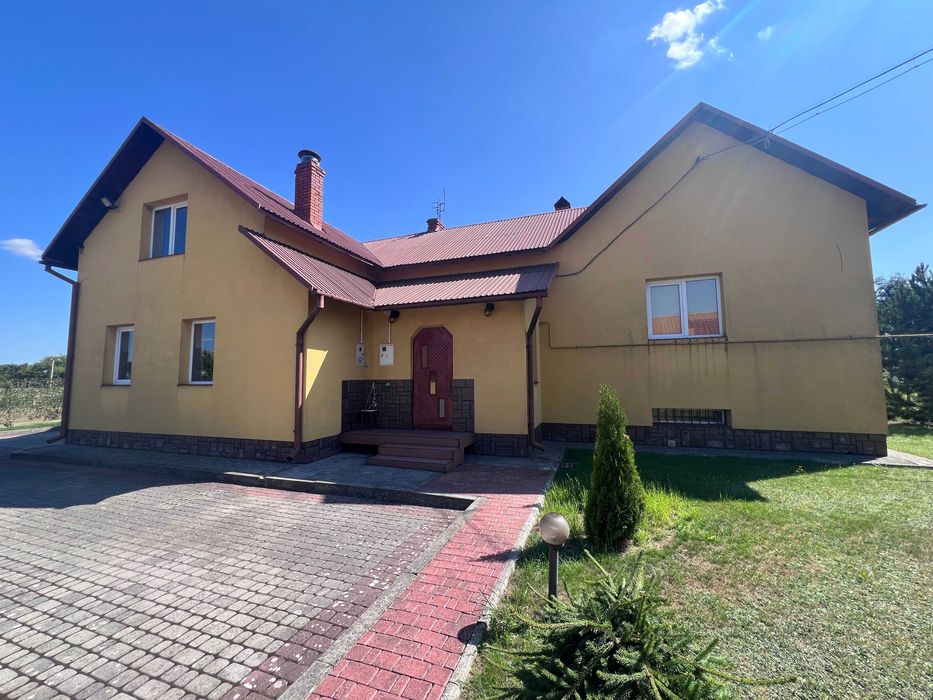 Продаж будинку,с.Твіржа, одразу біля траси Львів-Шегині