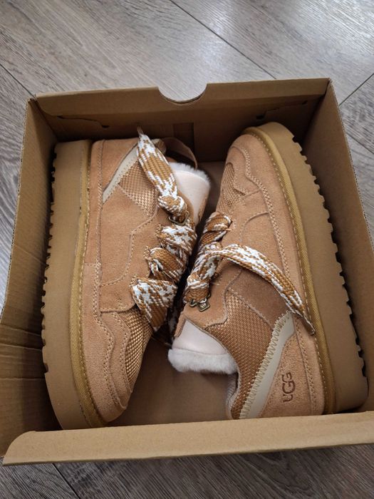Buty jesienno zimowe UGG Lowmel r.39