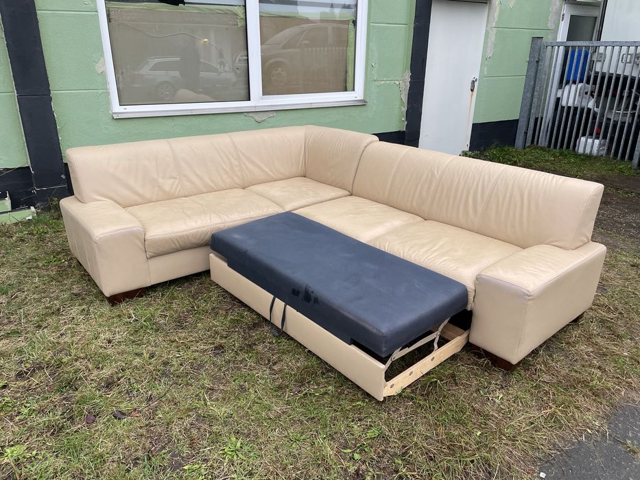 Розкладний шкіряний кутовий диван привезкний з Швейцарії