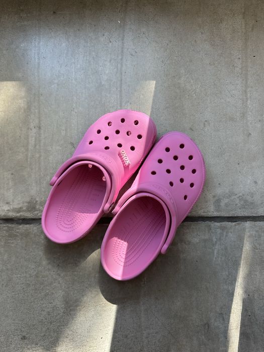 Рожеві Crocs