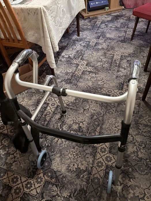 Balkonik dla osoby starszej nowy nie używany