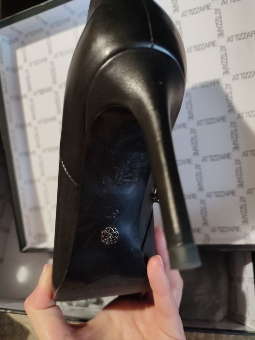 Новенькі Батильйони ботінки шкіряні 37р(24см). Miraton