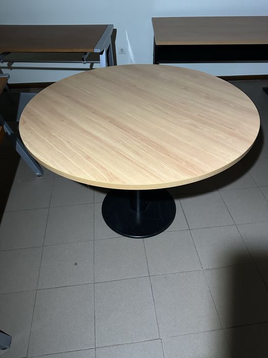 Mesa de jogo em excelente estado