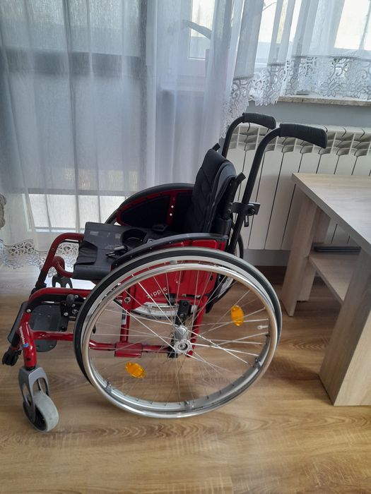 Wózek inwalidzki dla dziecka.