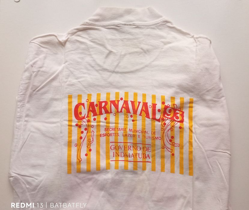 T-shirt original com publicidade à cerveja Kaiser e o carnaval 93

Dis