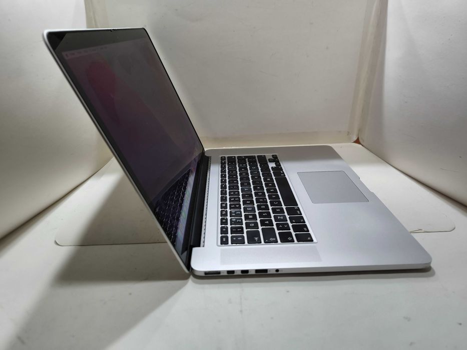 Apple Macbook Pro 15” i7 256GB 16GB Retina AMD Radeon # bateria NOVA