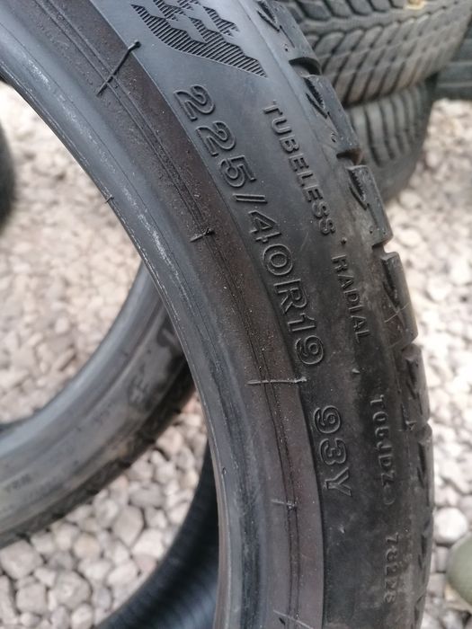 225/40/19 Bridgestone 2025 rok