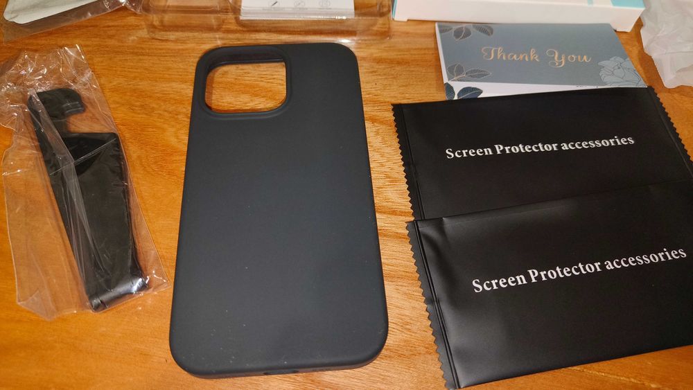 Zestaw z etui, szkłami hartowanymi i stojakiem do iPhone 13 pro nowe