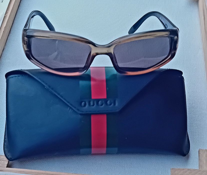 Gucci  2454/S
Em bom estado, preço negociável.
Entrega em