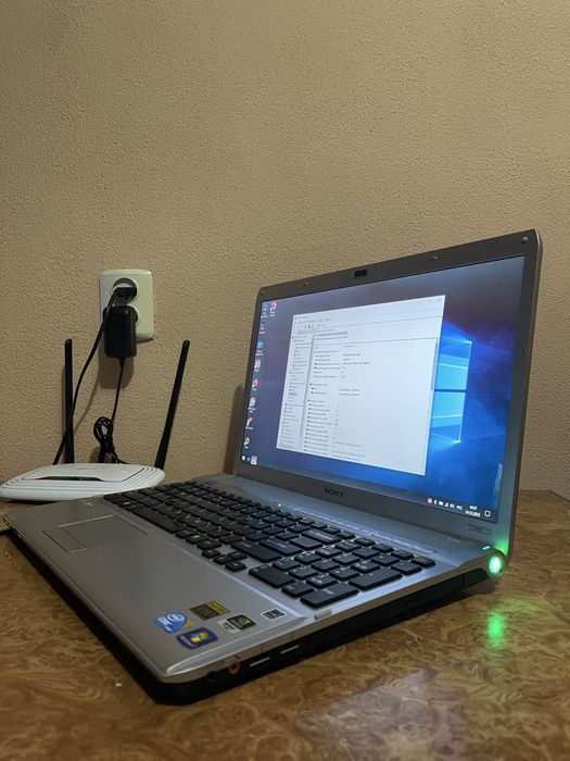 Ноутбук для роботи і навчання Sony/Intel Core i5/4 GB DDR3 / 512HDD