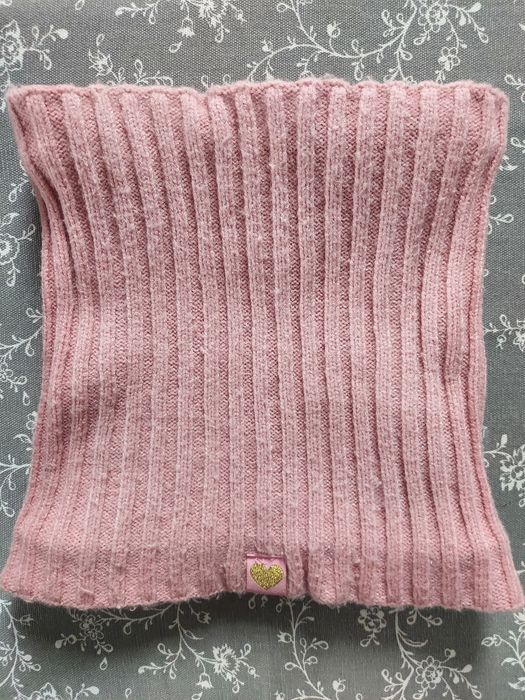 Różowy komin dziecięcy z polarem ciepły i miękki ONE SIZE serduszko