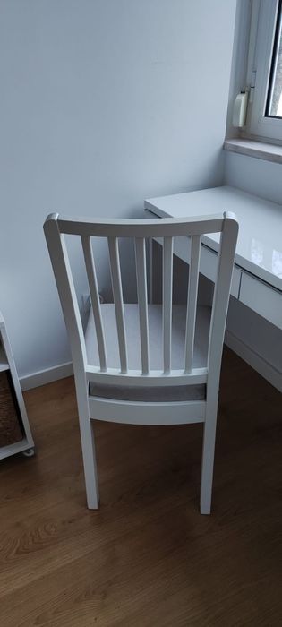 Cadeira almofadada branca IKEA
