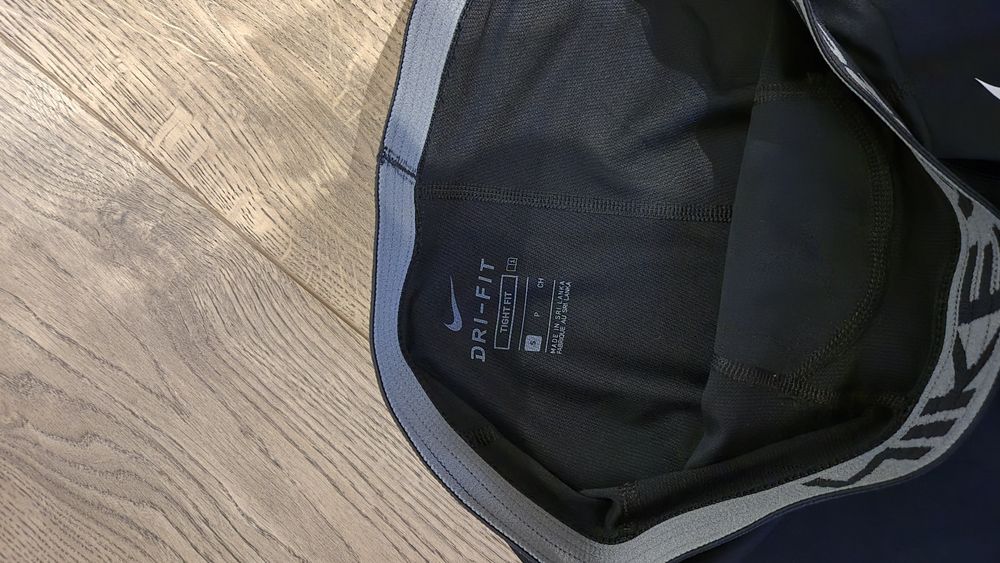 Nike pro leginsy S