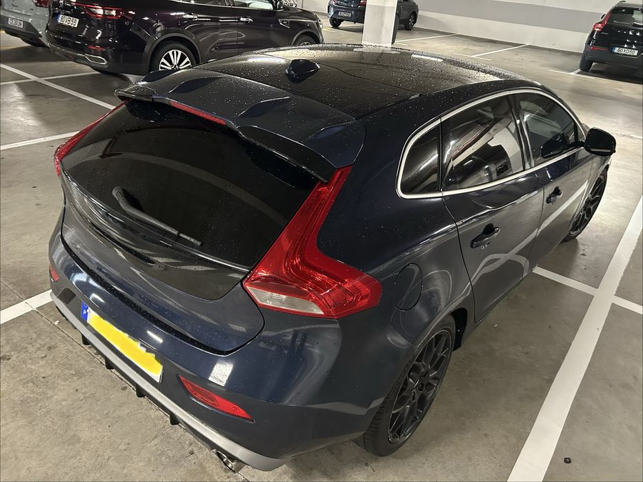 Volvo V40 R-Design D4 2.0 190cv D4 Full-Extras — photo 3
