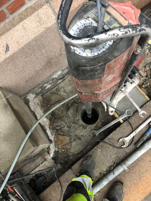 Przewierty,odwierty,cięcia ,beton ,kamień  Atrakcyjne ceny .