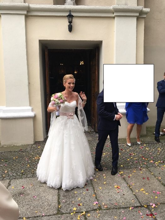 Przepiękna suknia ślubna / rozmiar 36