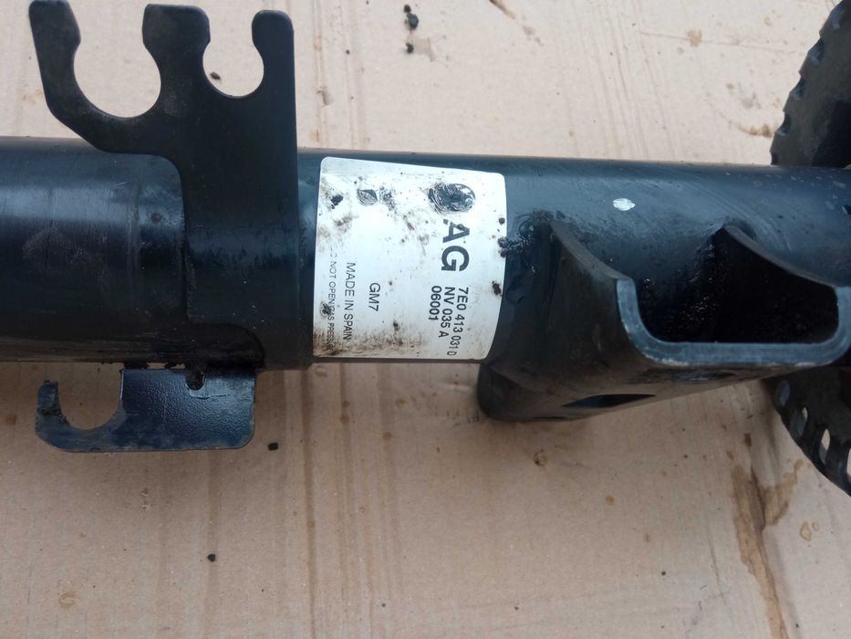 Амортізатор передній VW Transporter/Caravella T6 2015-