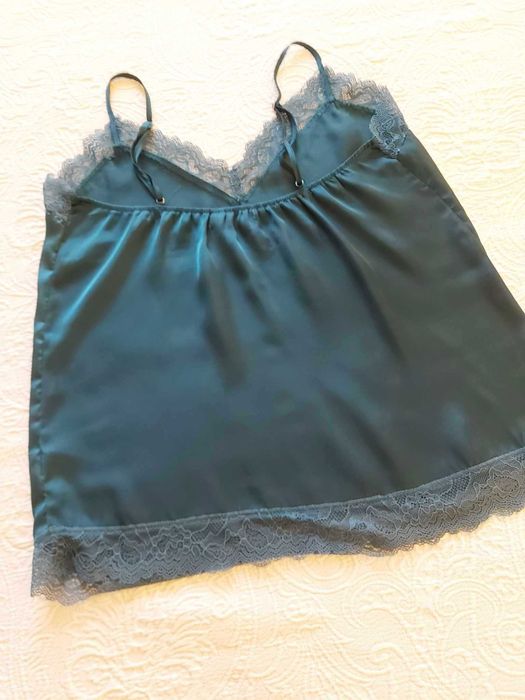 Blusa verde de cetim