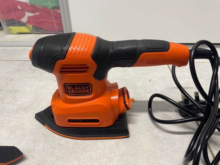 Szlifierka oscylacyjna mimośrodowa Black&Decker BEW200