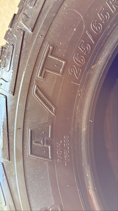 Pneus 265/65r17 Mazzini Giant Saver A/T com 75% piso