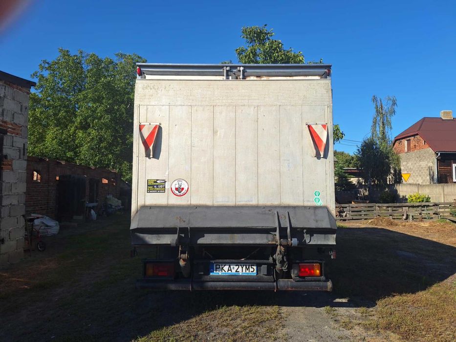 Sprzedam Iveco 65c15 izoterma z windą  2003 rok. Kategoria C.