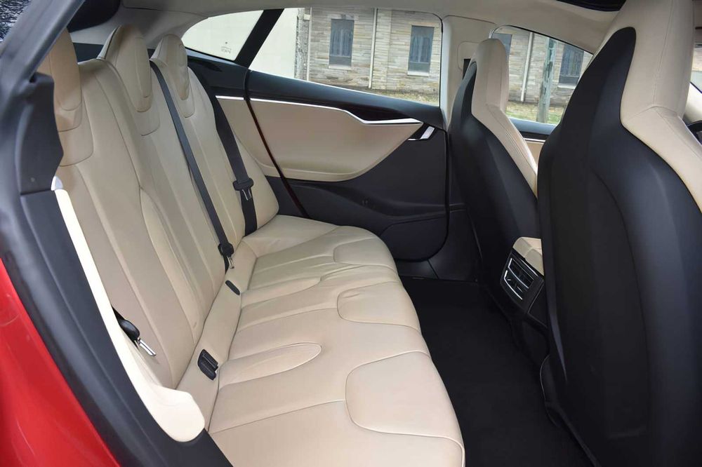 Tesla Model S      2014