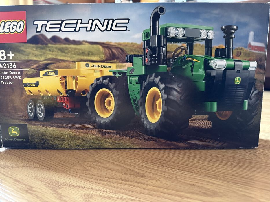 Lego 42136 трактор John Deere