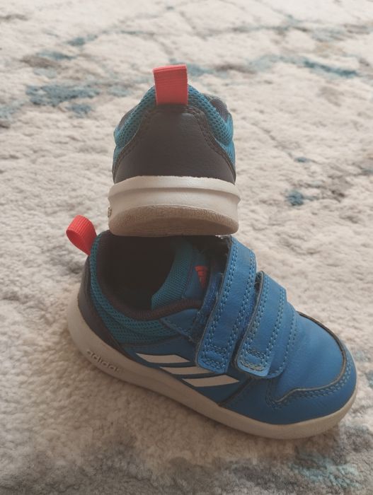 Adidasy firmy Adidas rozmiar 22