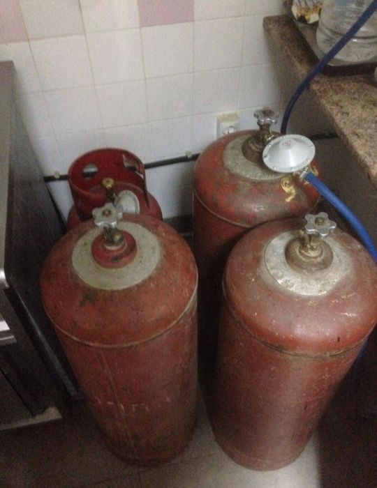 Заміна вентелів на пропанових балонах