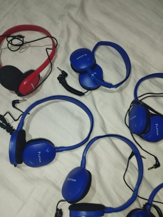 Навушники до комп'ютера або телефону