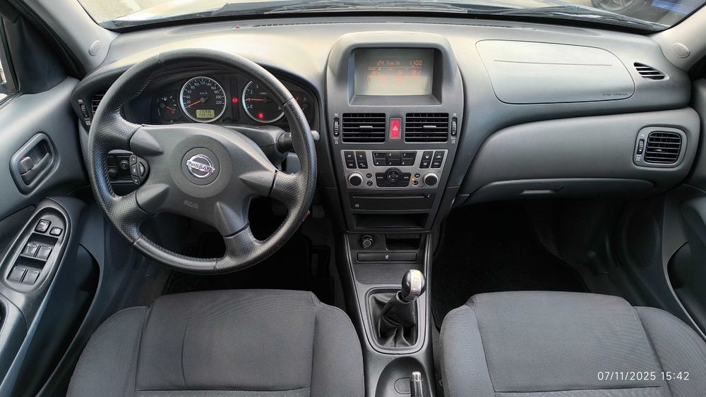 Nissan Almera 1.5 AC e em muito bom estado geral